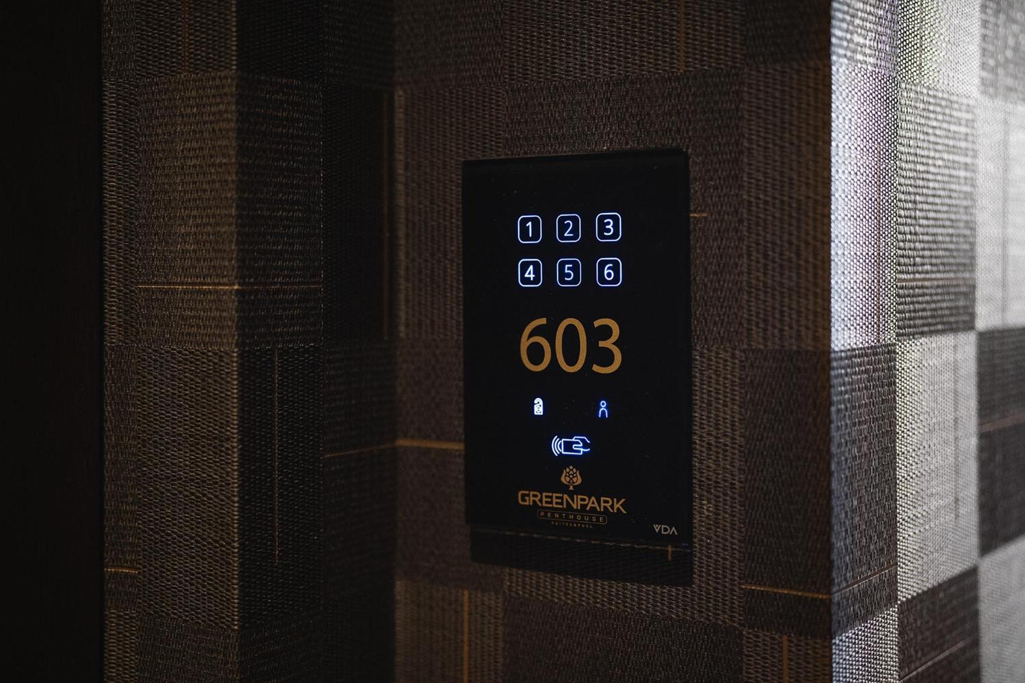 Green Park Penthouse Suite & Pool - Heated Pool - Bari Exterior foto